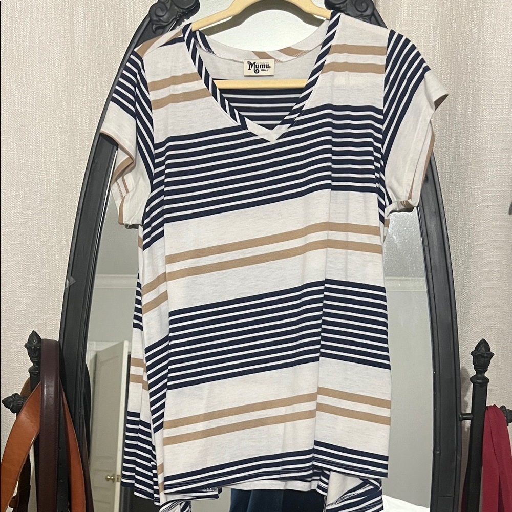 Show Me Your MuMu Navy and Tan Striped V-Neck Top